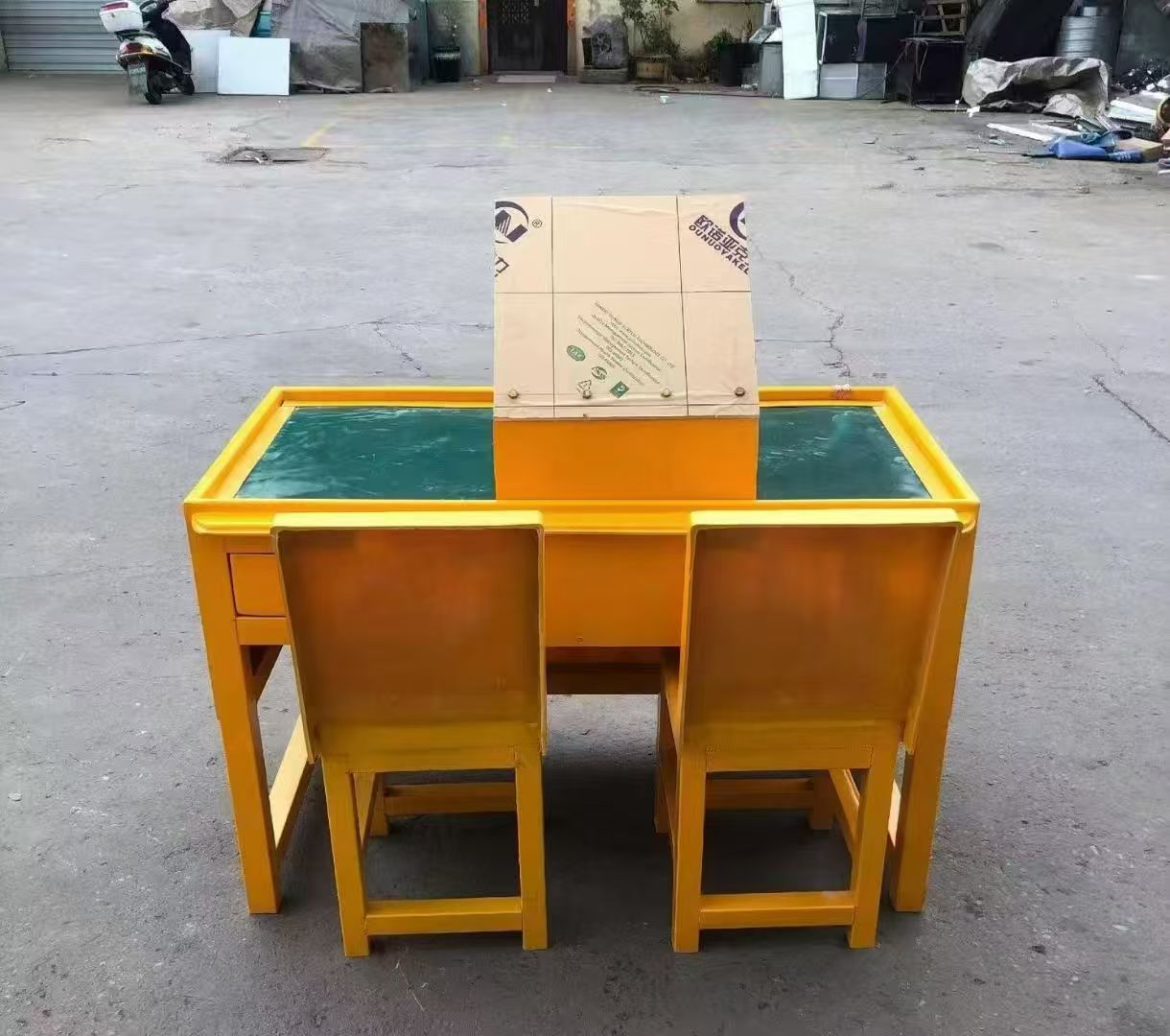 耒阳防静电导通桌井下煤矿火工品发放桌：危险品流转的安全守护者